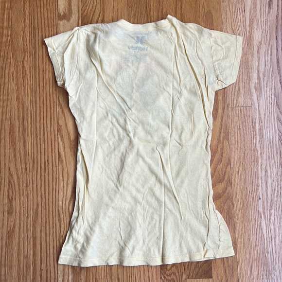 Hurley - Yellow tee - Picture 2 of 4